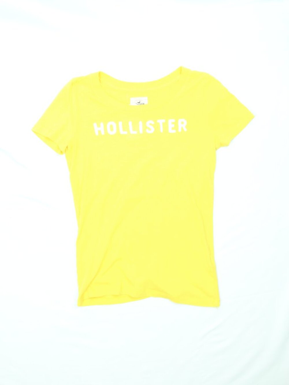 Women's Yellow Hollister Short-Sleeve Graphic T-shirt Size Medium